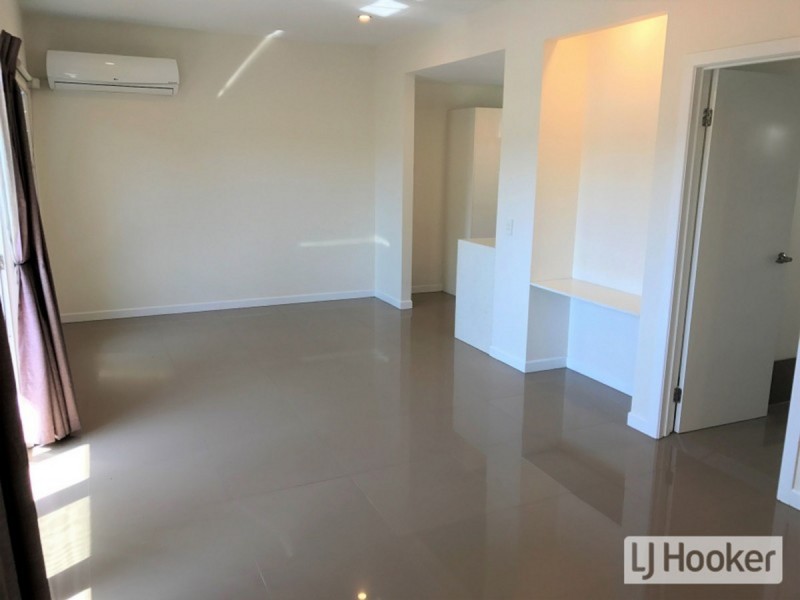 Lvl 1 1/26 Errol Avenue, Paradise Point QLD 4216