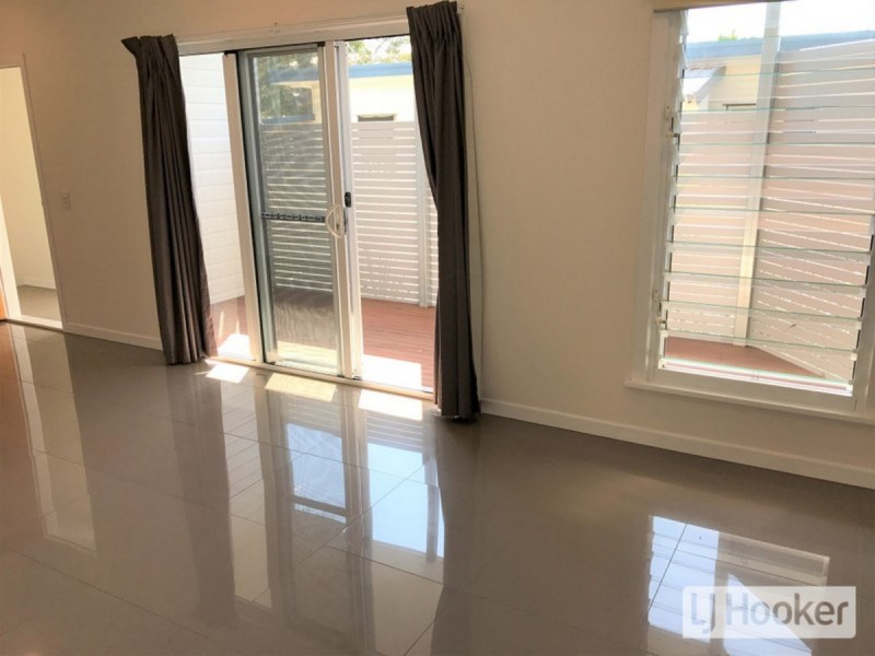 Lvl 1 1/26 Errol Avenue, Paradise Point QLD 4216