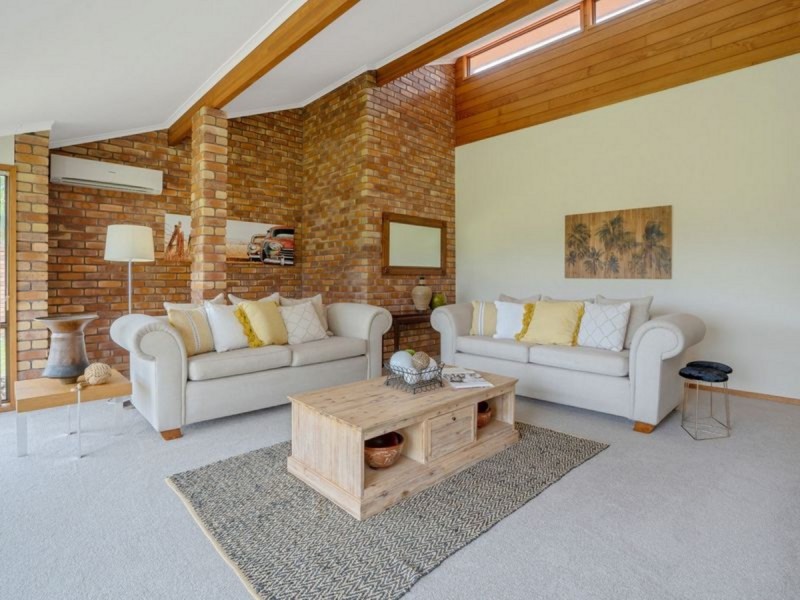 3 Coastview Crescent, Tallai QLD 4213