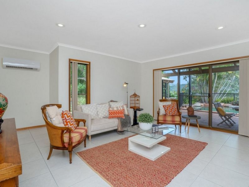 3 Coastview Crescent, Tallai QLD 4213