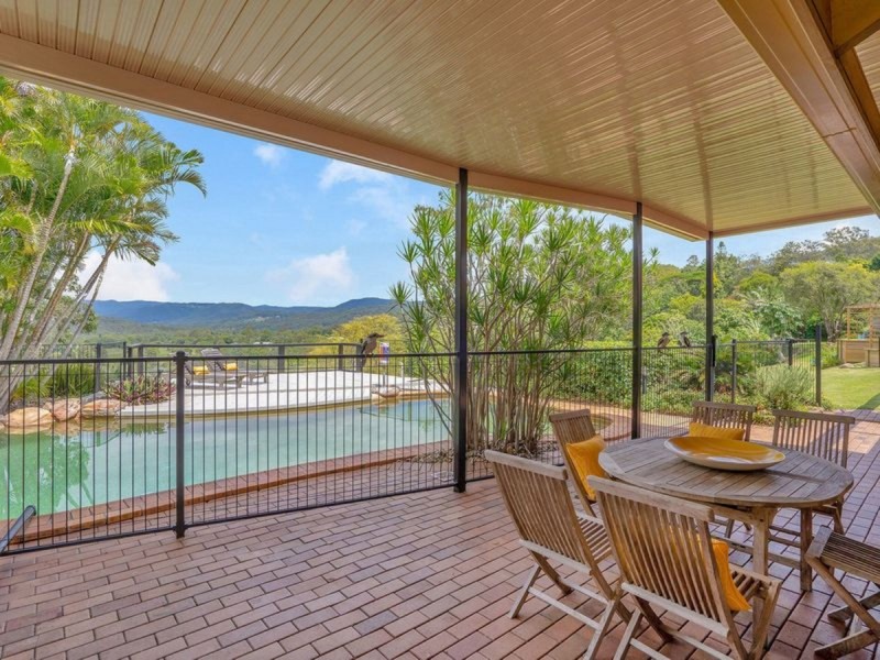 3 Coastview Crescent, Tallai QLD 4213