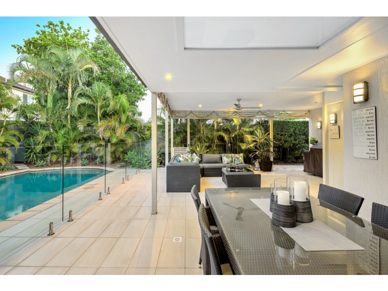 8 James Place, Sinnamon Park QLD 4073