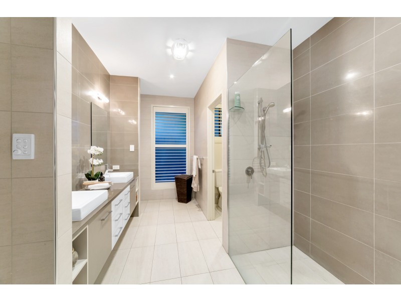 95 Burdekin Drive, Sinnamon Park QLD 4073