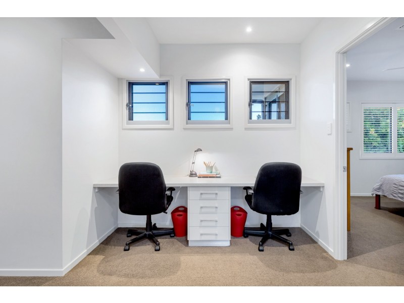 95 Burdekin Drive, Sinnamon Park QLD 4073