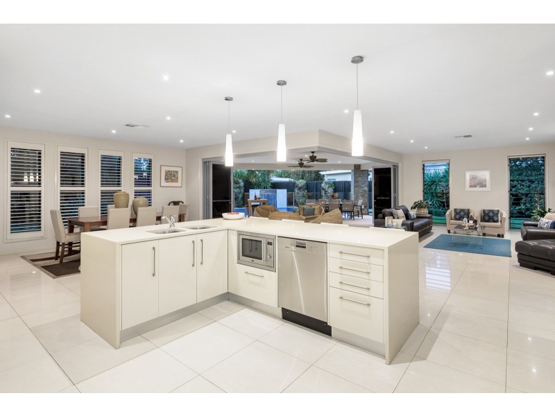 95 Burdekin Drive, Sinnamon Park QLD 4073