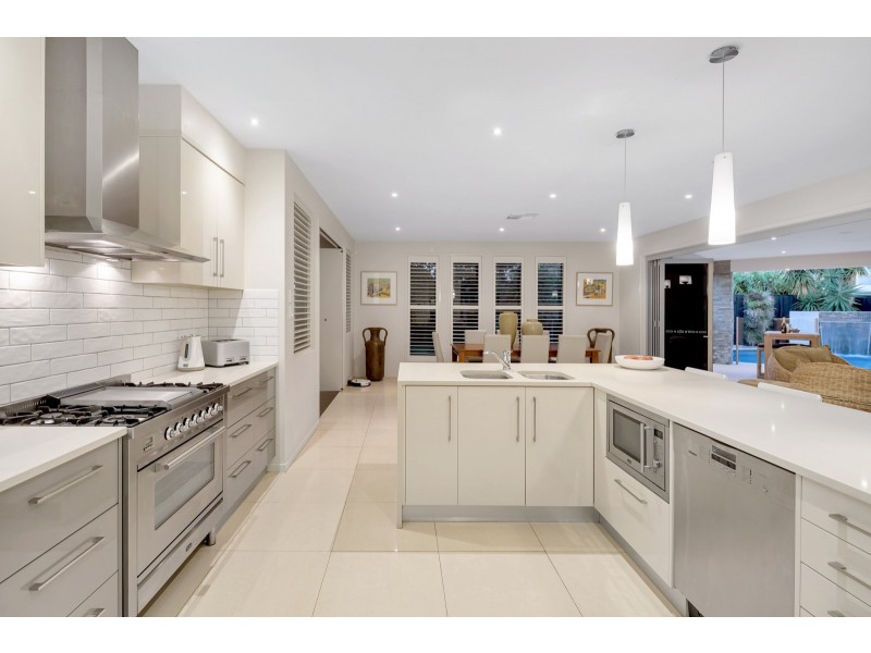 95 Burdekin Drive, Sinnamon Park QLD 4073