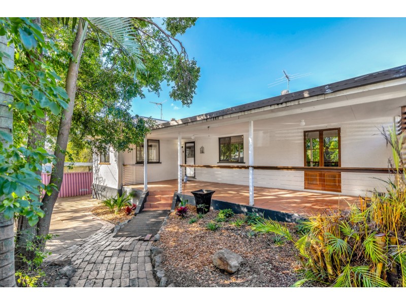 12 Stanton Street, Cannon Hill QLD 4170