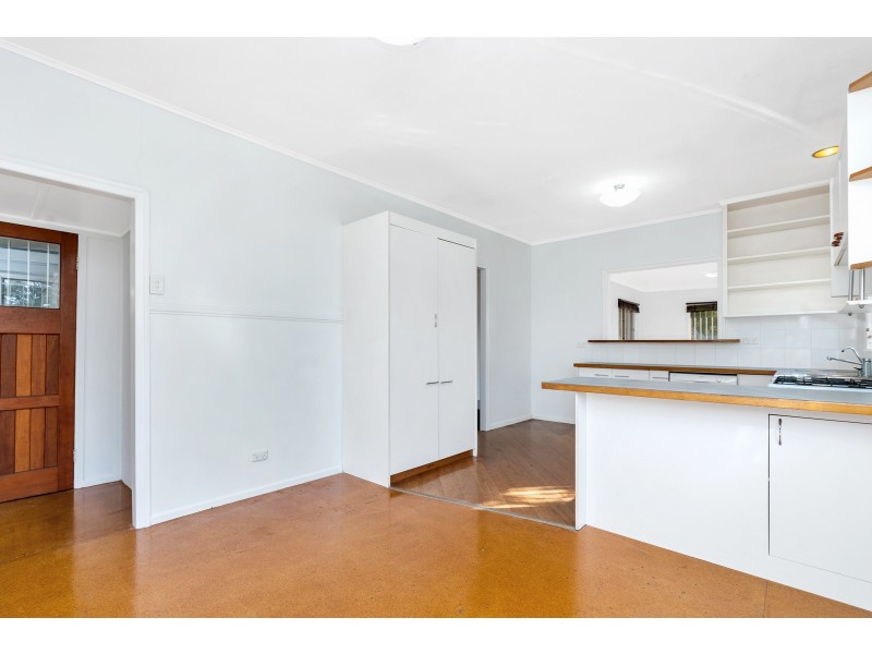 12 Stanton Street, Cannon Hill QLD 4170