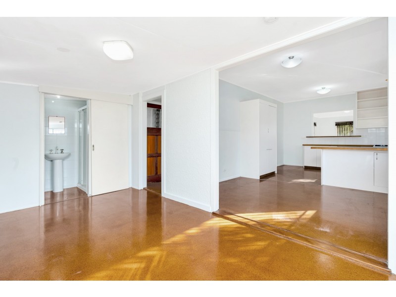 12 Stanton Street, Cannon Hill QLD 4170