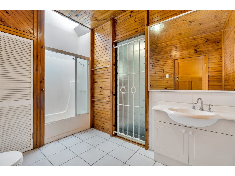 12 Stanton Street, Cannon Hill QLD 4170