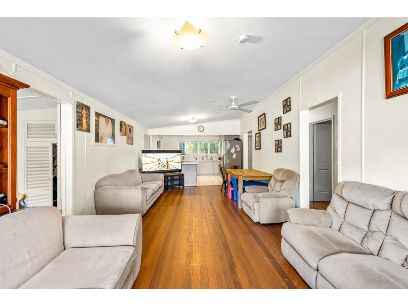 67 Ellen Street, Oxley QLD 4075