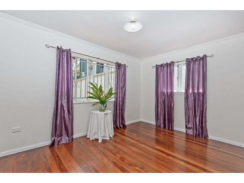 67 Ellen Street, Oxley QLD 4075