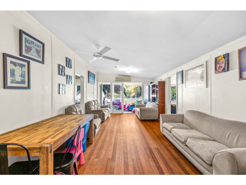 67 Ellen Street, Oxley QLD 4075