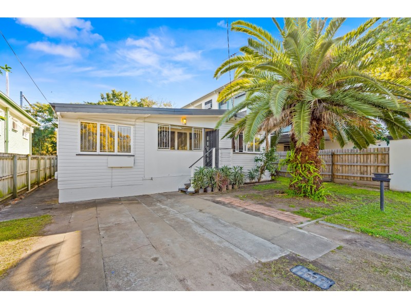 67 Ellen Street, Oxley QLD 4075