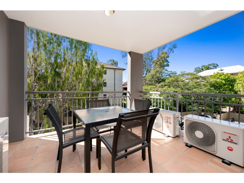 23/300 Sir Fred Schonell Drive, St Lucia QLD 4067