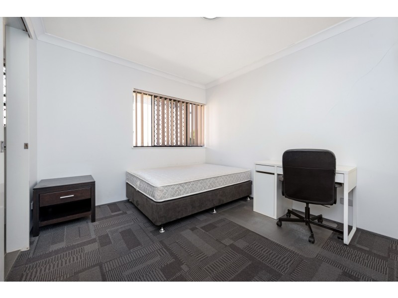 23/300 Sir Fred Schonell Drive, St Lucia QLD 4067