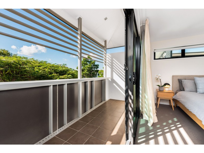 59 Waterline Crescent, Bulimba QLD 4171
