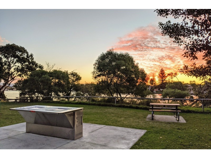 2-4 Cannes Avenue, Surfers Paradise QLD 4217