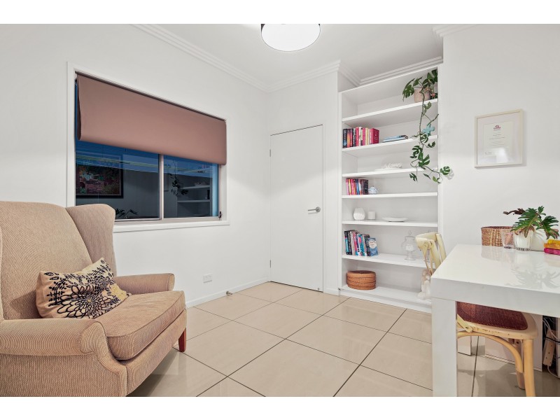 27 Taylor Street, Balmoral QLD 4171