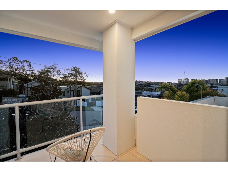 27 Taylor Street, Balmoral QLD 4171