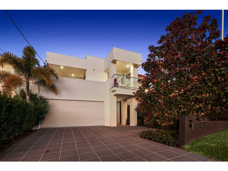 27 Taylor Street, Balmoral QLD 4171