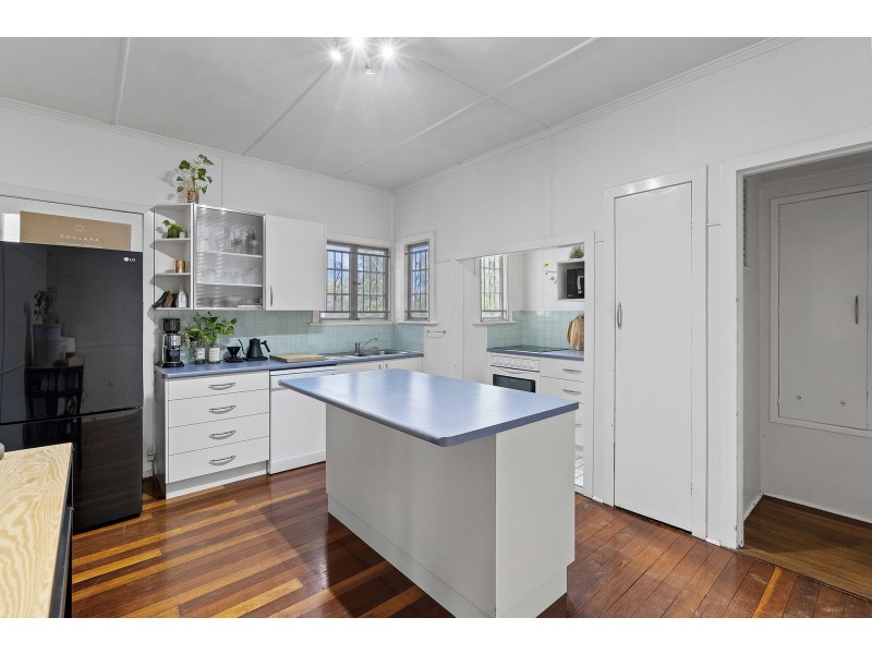 31 Bega Street, Grange QLD 4051