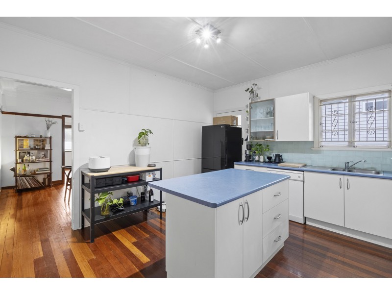 31 Bega Street, Grange QLD 4051