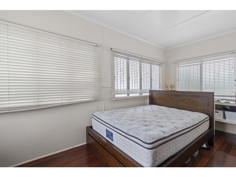 31 Bega Street, Grange QLD 4051