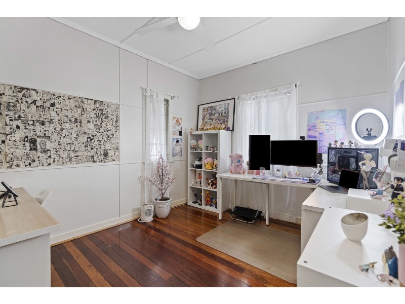 31 Bega Street, Grange QLD 4051