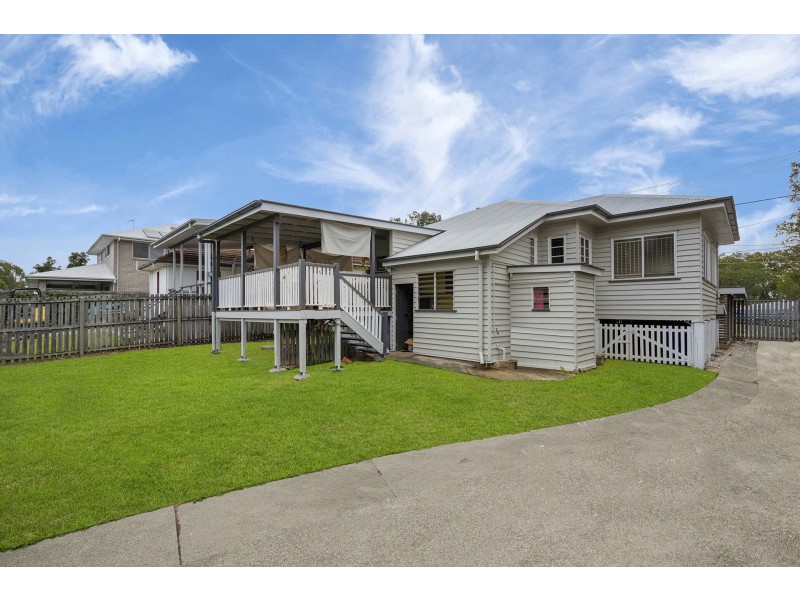 31 Bega Street, Grange QLD 4051