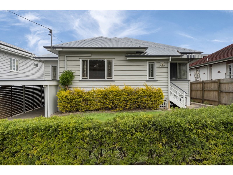 31 Bega Street, Grange QLD 4051