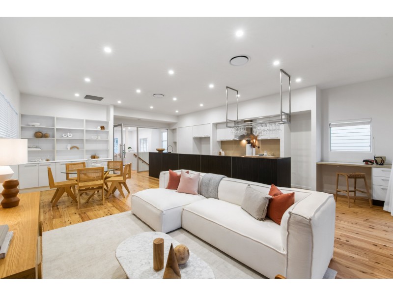 74 Overend Street, Norman Park QLD 4170