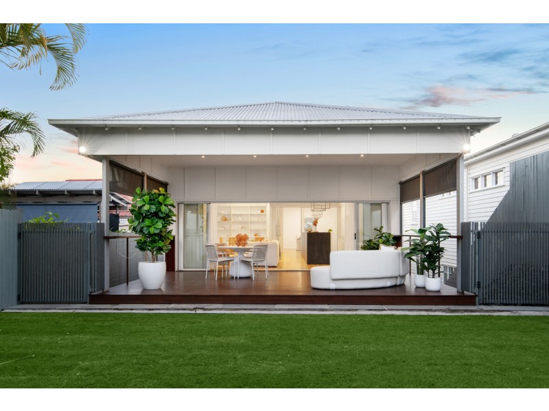 74 Overend Street, Norman Park QLD 4170