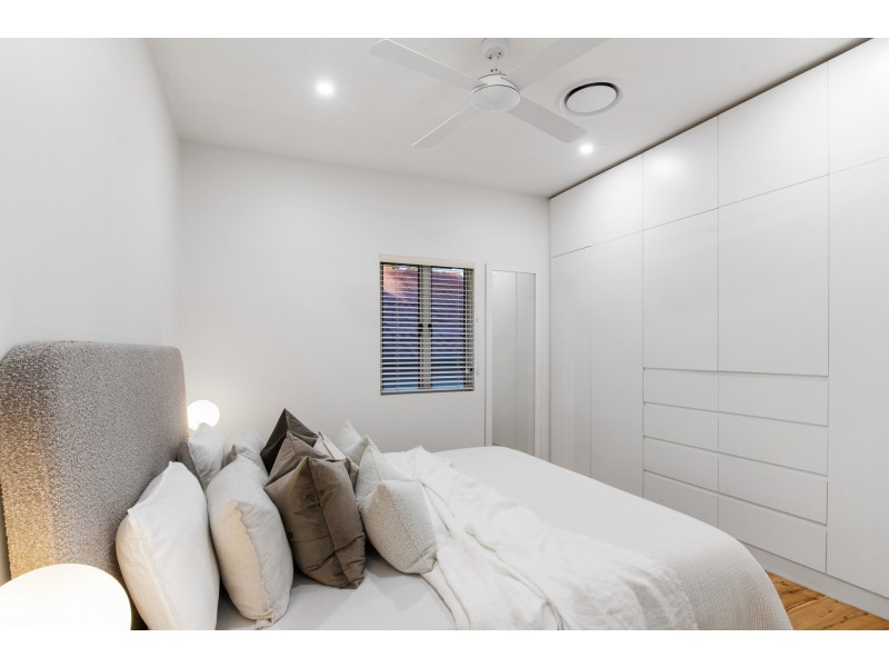 74 Overend Street, Norman Park QLD 4170