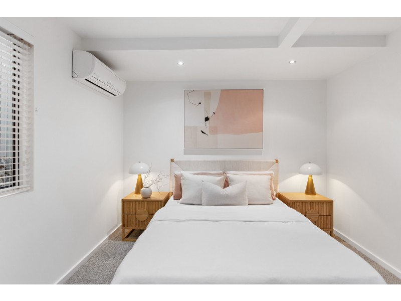 74 Overend Street, Norman Park QLD 4170