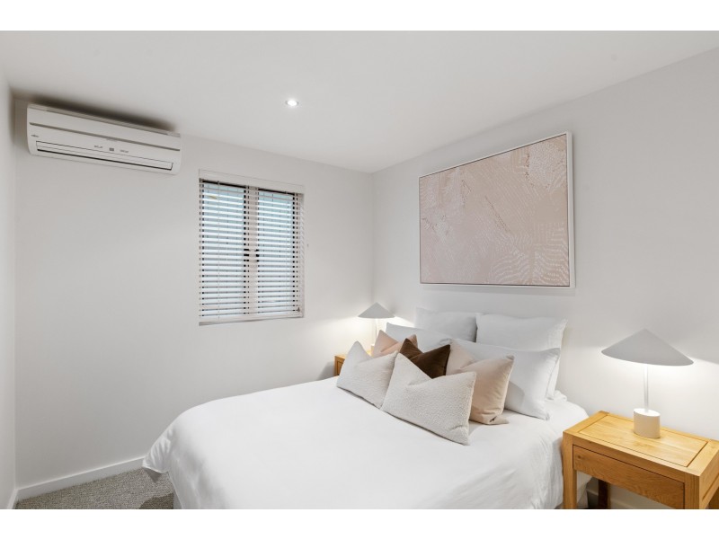 74 Overend Street, Norman Park QLD 4170