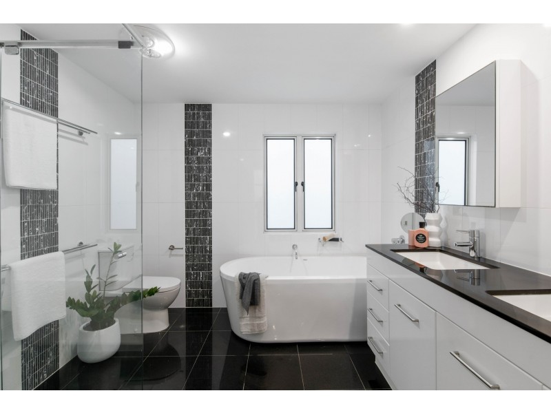 74 Overend Street, Norman Park QLD 4170