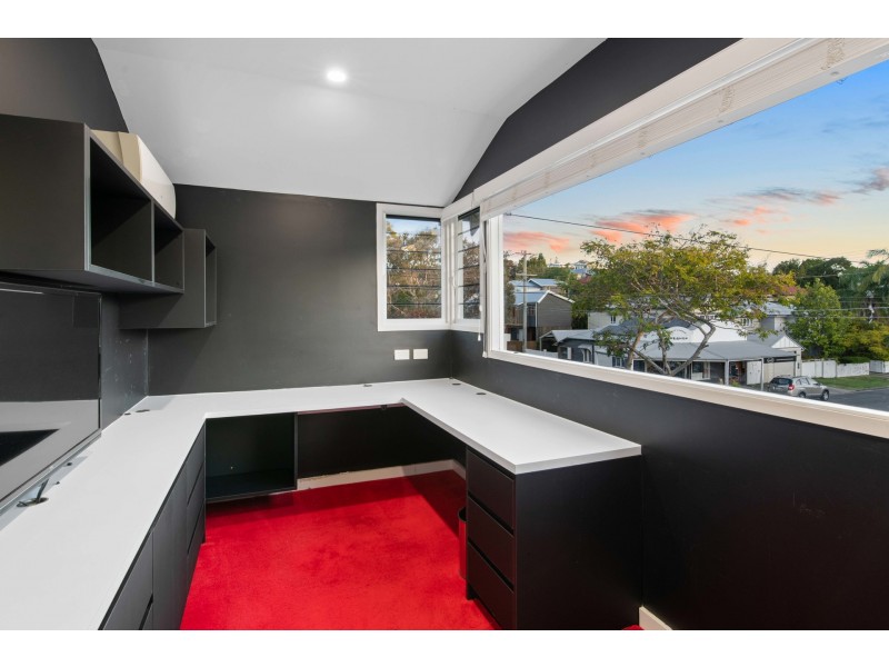 74 Overend Street, Norman Park QLD 4170