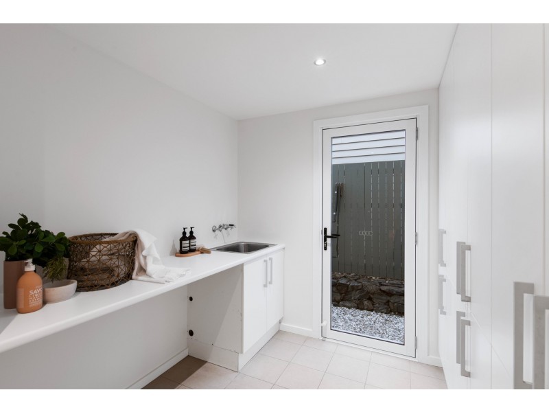 74 Overend Street, Norman Park QLD 4170