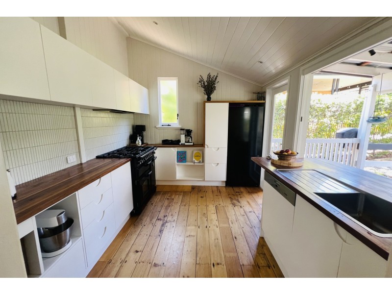 42 Burlington Street, East Brisbane QLD 4169