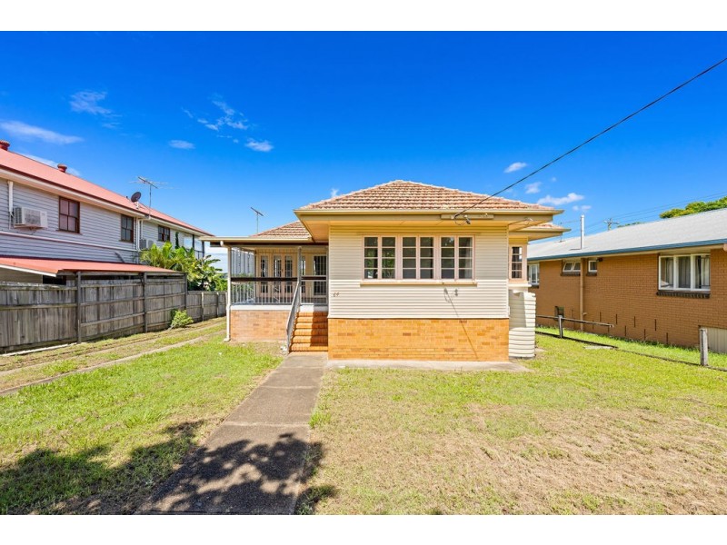 64 Delsie Street, Cannon Hill QLD 4170