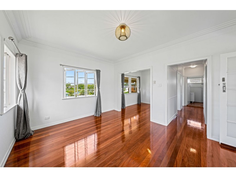 64 Delsie Street, Cannon Hill QLD 4170