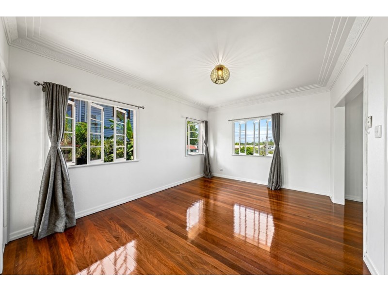 64 Delsie Street, Cannon Hill QLD 4170