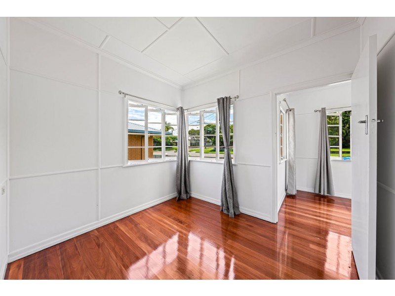 64 Delsie Street, Cannon Hill QLD 4170