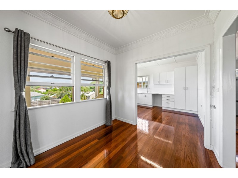 64 Delsie Street, Cannon Hill QLD 4170