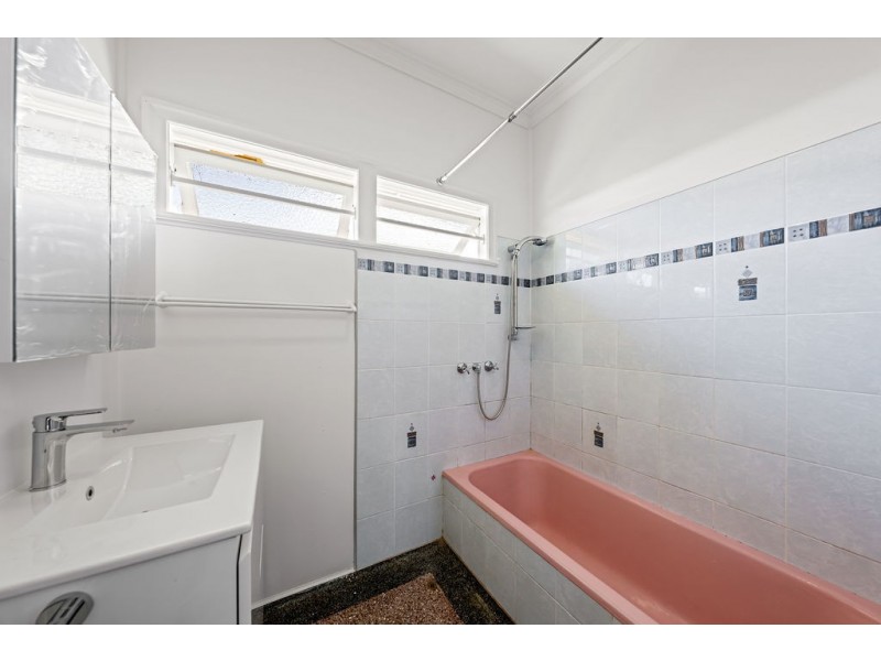 64 Delsie Street, Cannon Hill QLD 4170