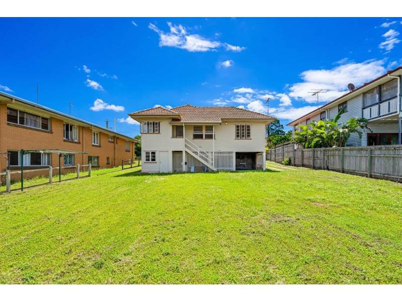 64 Delsie Street, Cannon Hill QLD 4170