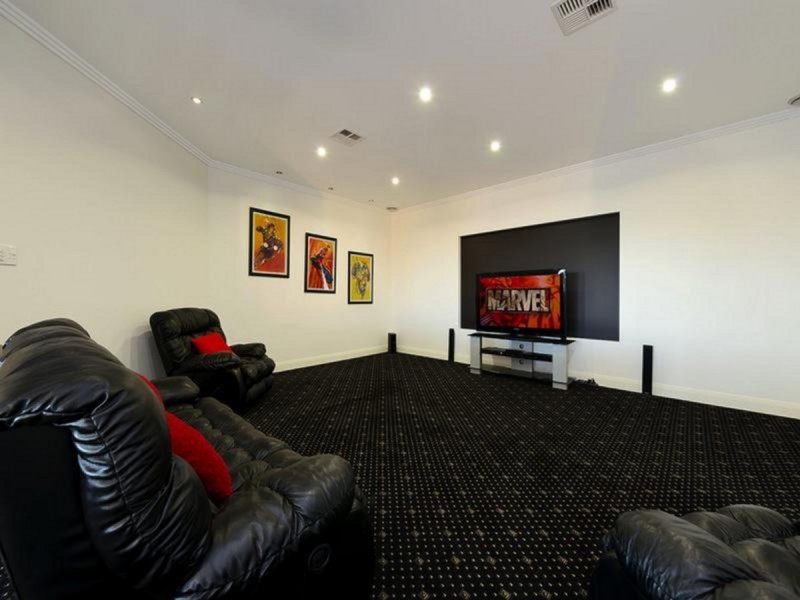 701 Clear Mountain Road, Clear Mountain QLD 4500