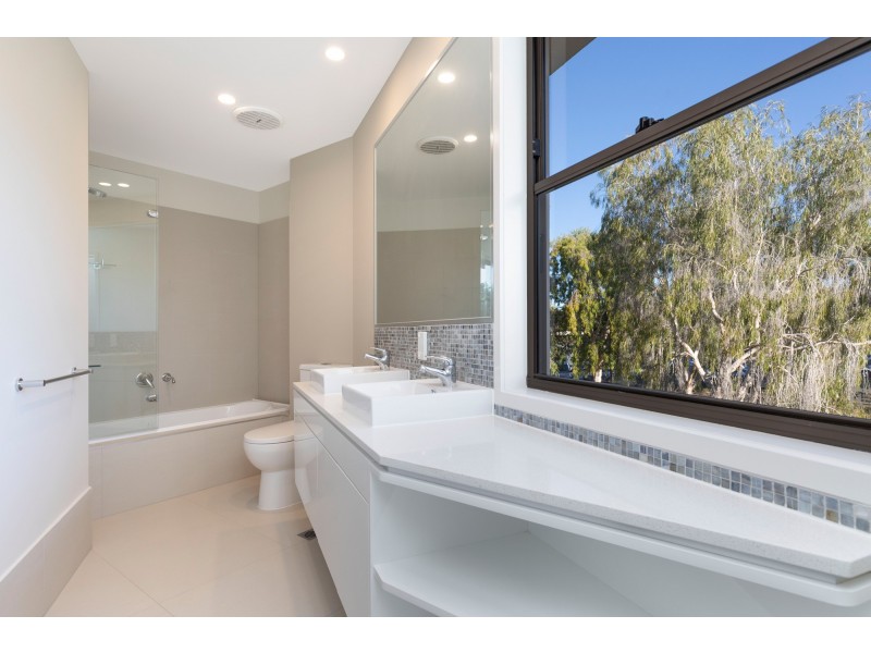 4/32 Sapphire Street, Springfield QLD 4300