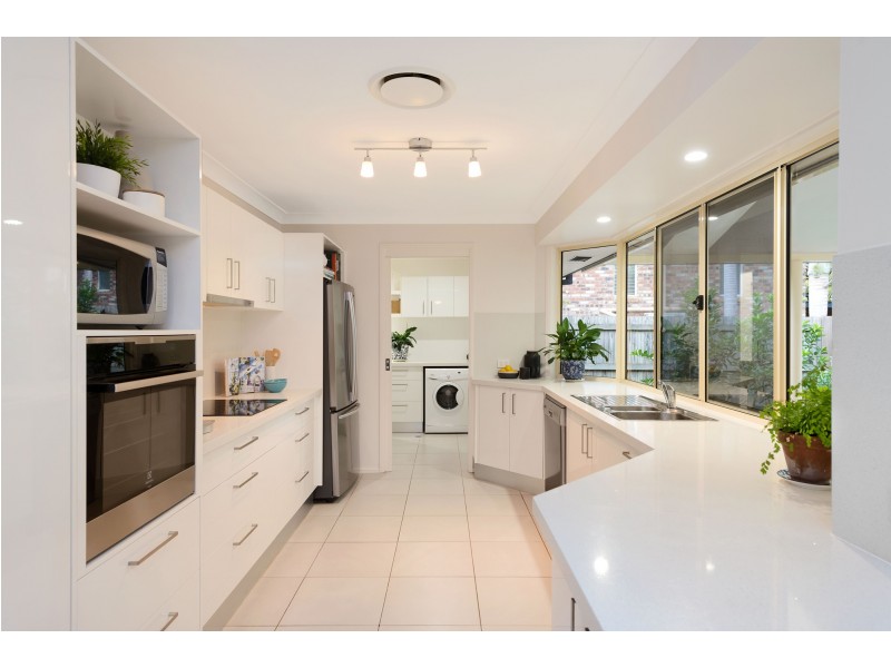 10 Allandale Place, The Gap QLD 4061